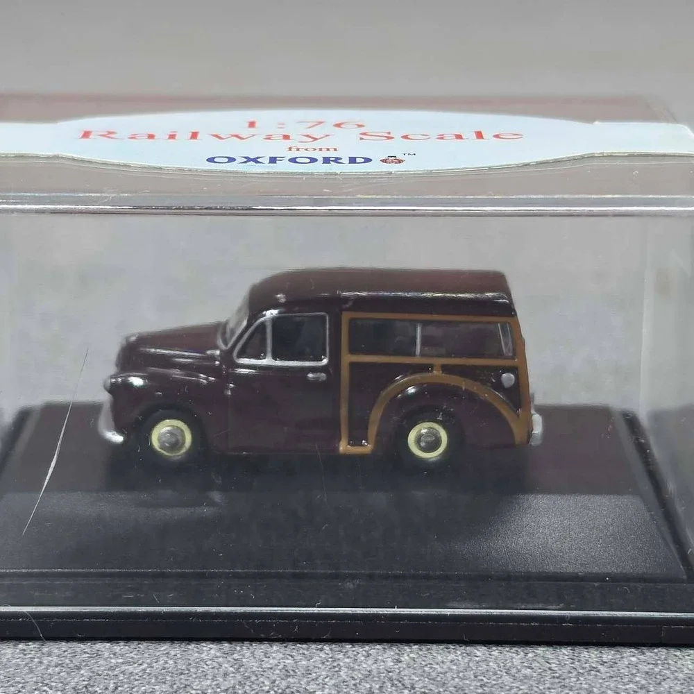 Oxford Morris Minor Traveller 1:76 Maroon Like New Diecast Railway Scale Car